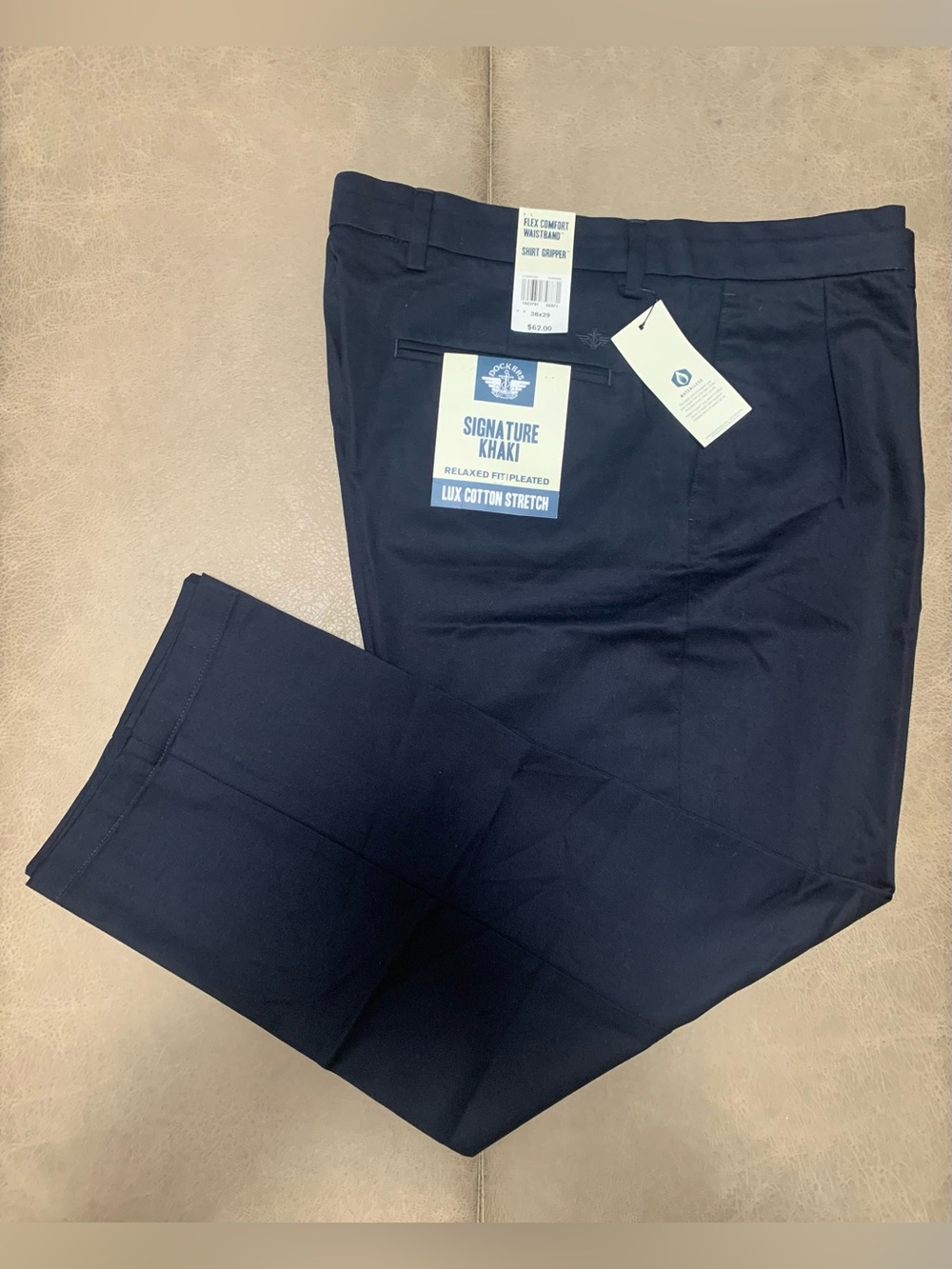 Dockers Mens Navy Relaxed Pleated Stretch Khakis Flex Comfort Pants NEW 38 x 29